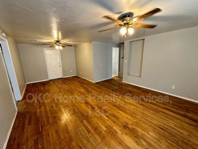 Photo - 804 E Steed Dr