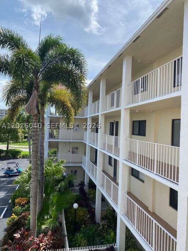 7350 Kinghurst Dr Unit 305