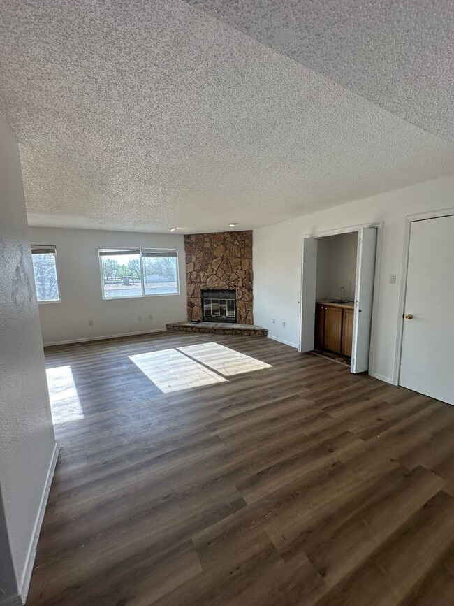 Photo - 313 Innsdale Terrace Unit D