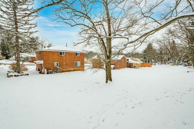 Photo - AVAILABLE SEPT 1ST!! STUNNING 4 bedroom in...