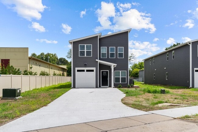 Building Photo - 510 Watauga Ave