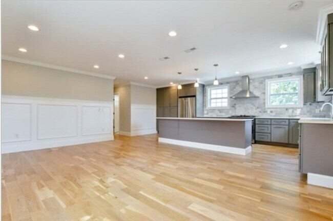 Photo - 235 Webster Ave Unidad 2