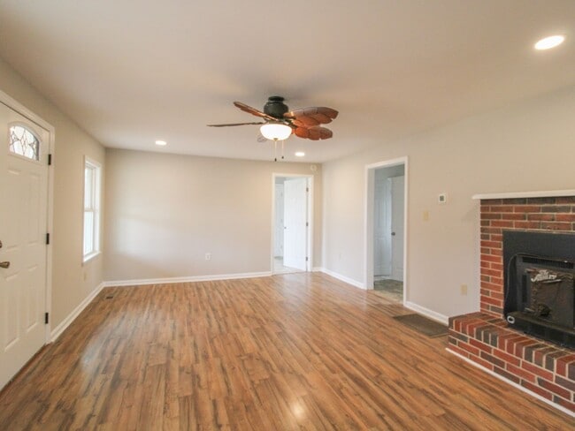 Photo - Rental with Country Setting!