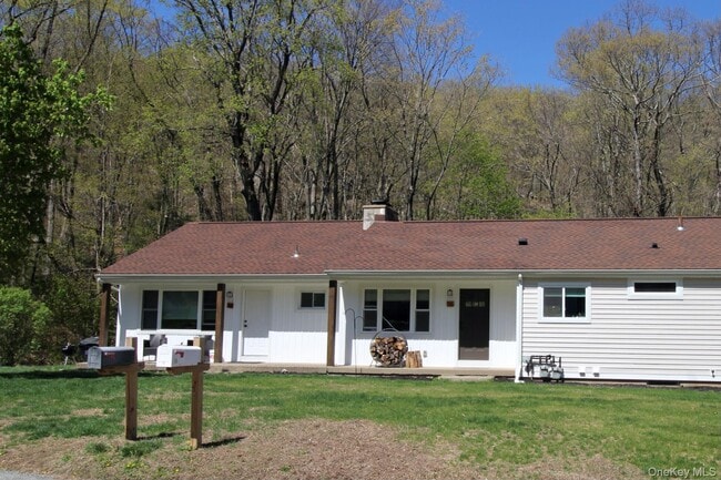 Photo - 18 Mountain Rd