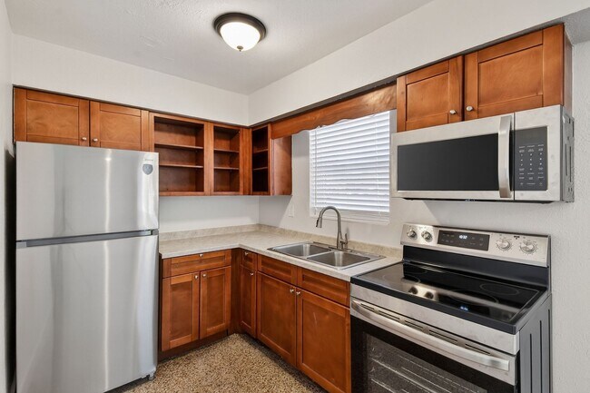 Building Photo - 58 W 27th St Unit 1