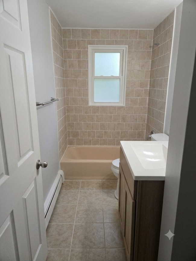 Photo - 2015-2017 Corbin Ave Unit 5