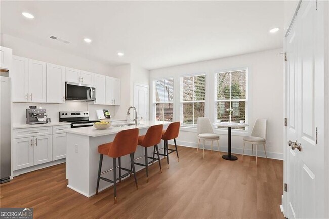 Photo - 195 W Lake Ave NW Unidad 1