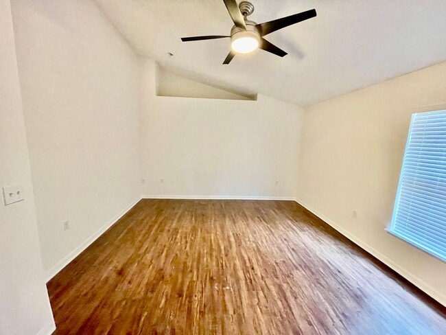 Photo - 37186 Southern Glen Way