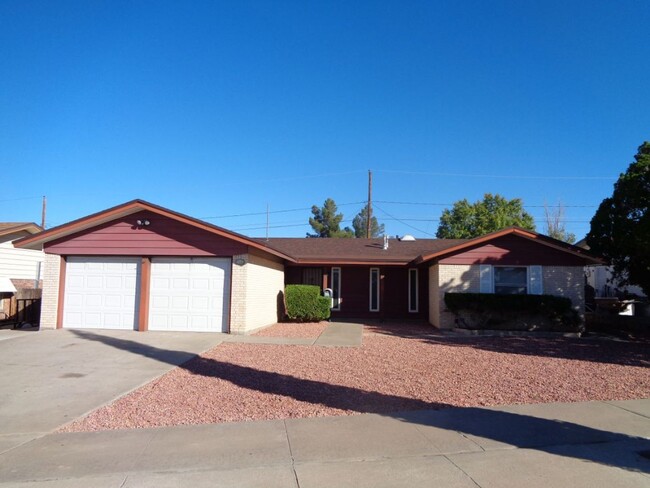 Impeccable Single Level Westside Home With... - Impeccable Single Level Westside Home With...