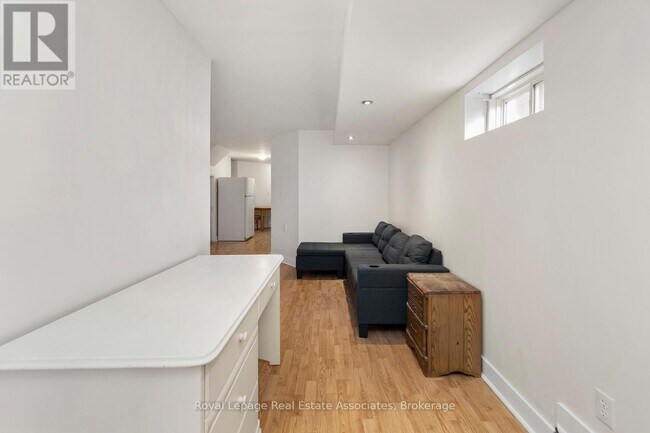 Photo - 7170 Para Pl