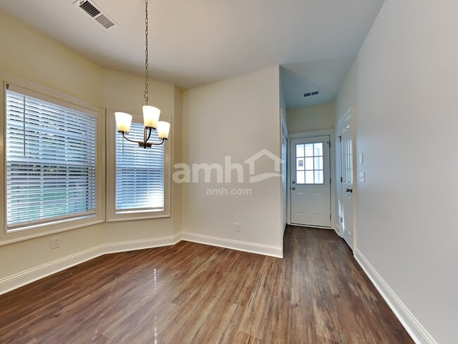 Photo - 155 Birchwood Pass