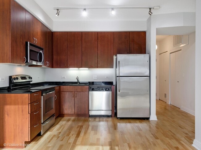 Photo - 700 S Clark St Unit 13D