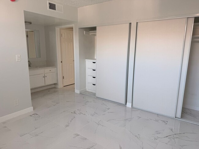 Photo - 14751 Titus St Unidad 16