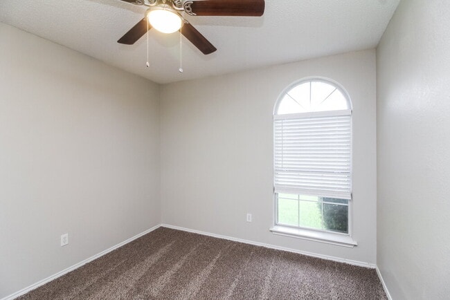 Photo - 2717 Pioneer Ln