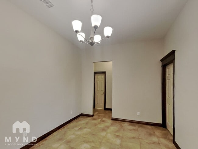 Photo - 1114 Merlin Dr