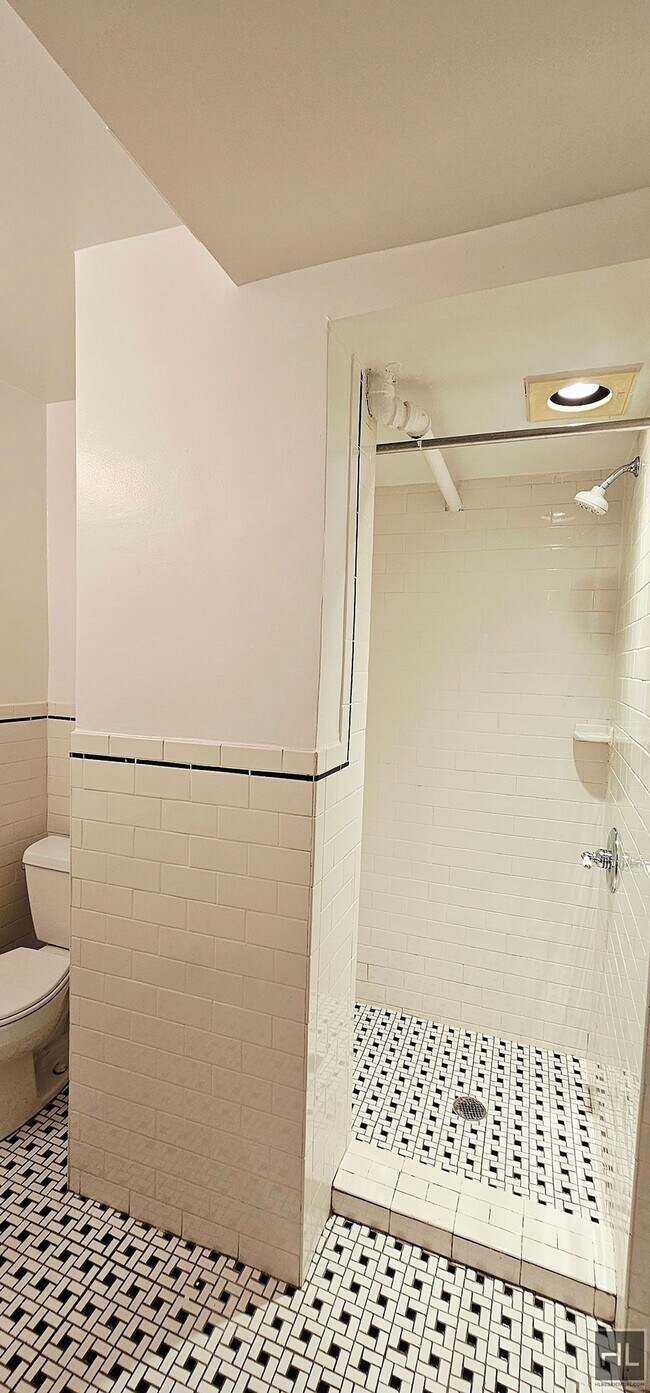 Photo - EAST 84 STREET Unit 1M