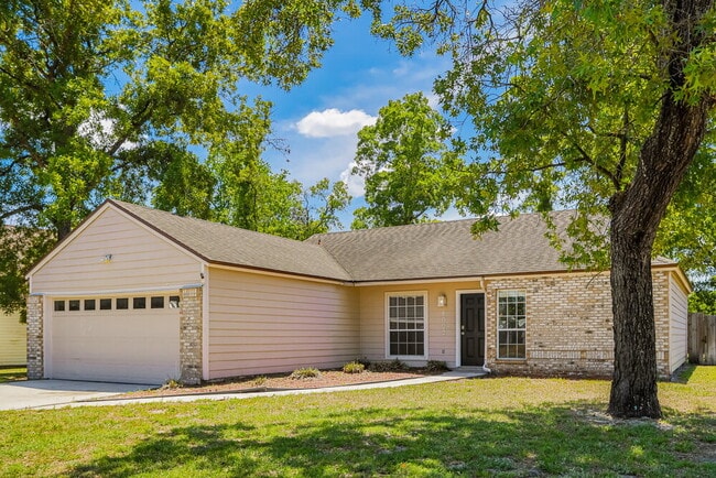 Photo - 8022 Loch Lomond Ln