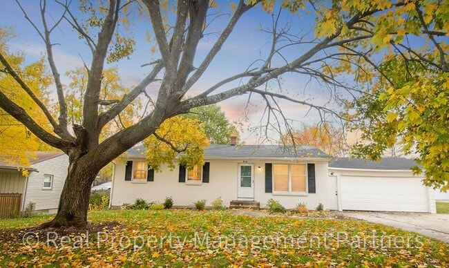 Building Photo - Fully Renovated 5 Bed, 2 Bath Home Near Breton Village