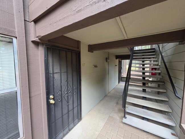 1200 S Riordan Ranch St
