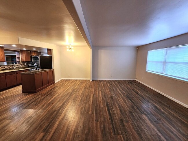 Photo - 1795 Carlyle Dr