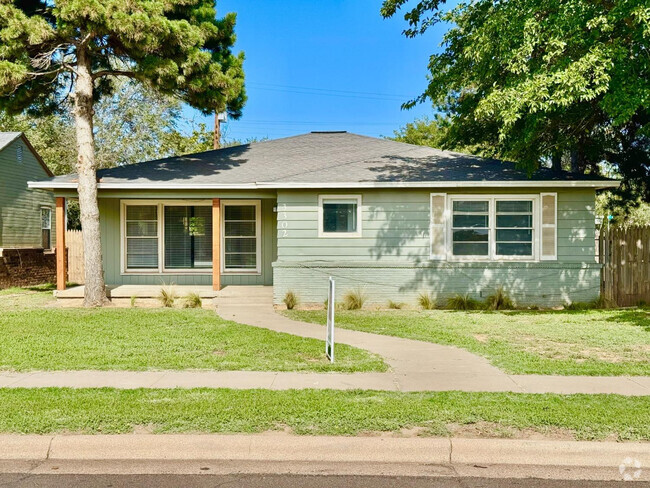 Building Photo - 3302 32nd St Rental