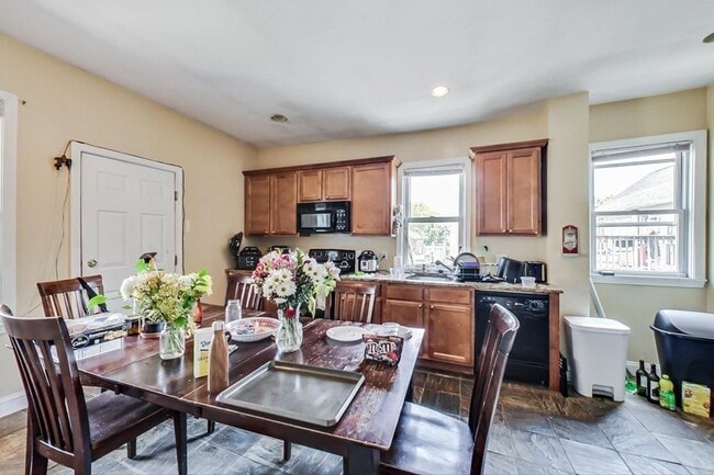 Photo - 47 Hillside St