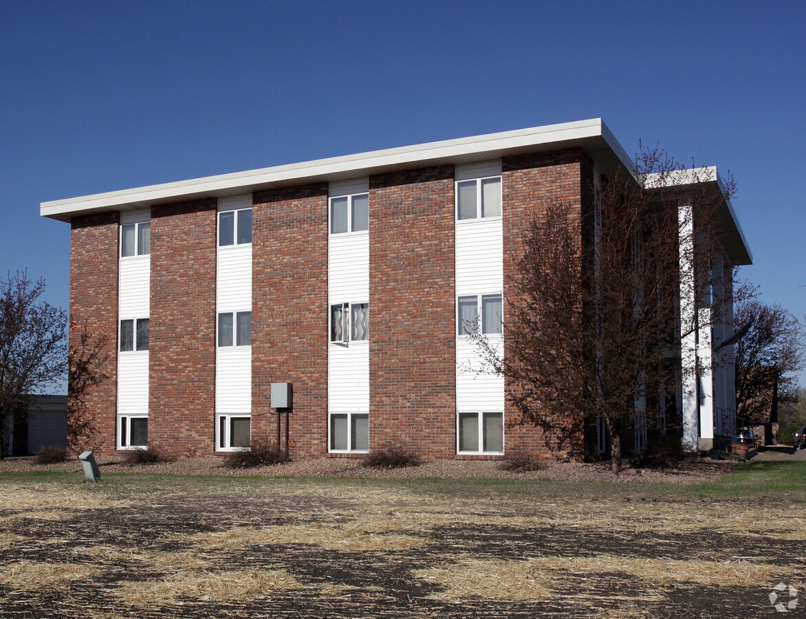 Photo - 805 School St NW