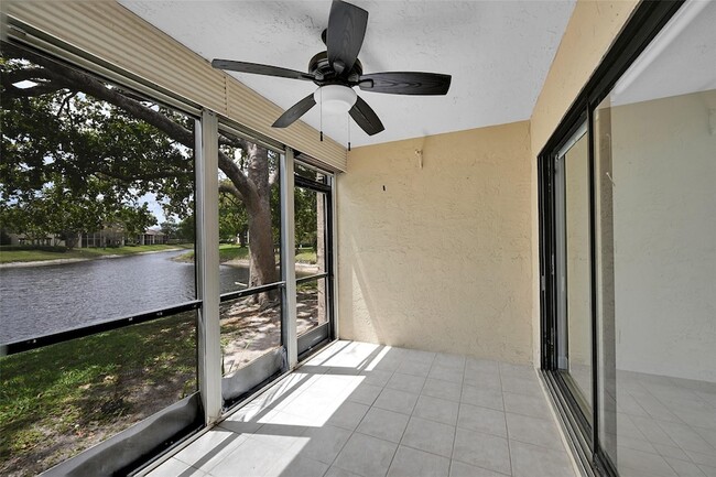 Building Photo - 2297 SW 15th St Unit 125