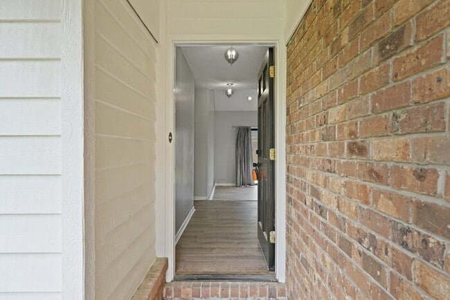 126 Brandlewood Dr