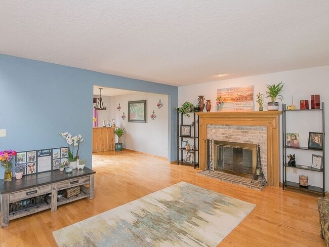 Photo - 1810 NE Estate Dr