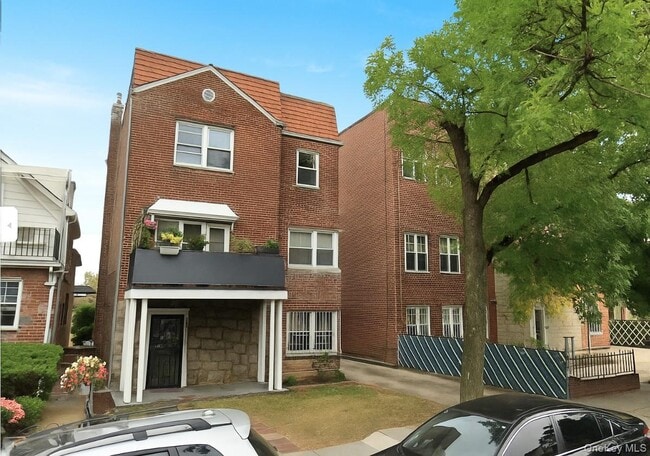 Building Photo - 63-97-97 Alderton St Unit 1 Rental