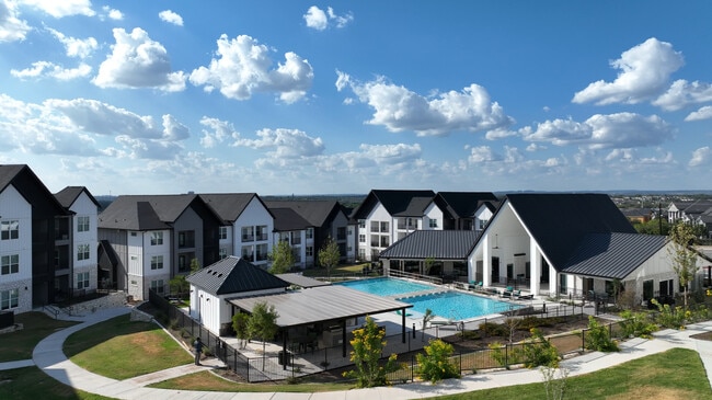 Building Photo - Istana At Wurzbach