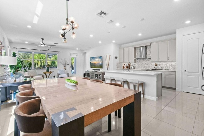 Photo - 3558 Haldin Pl