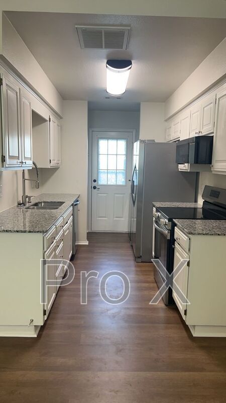 Photo - 1209 W Bishop Dr
