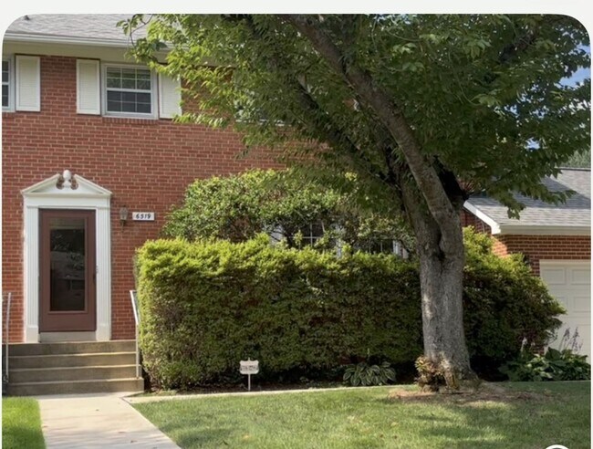 Photo - Beautiful Colonial In the Fernwood subdivision in Bethesda