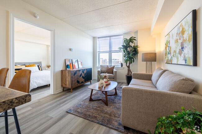1BR, 1BA - 530SF - Living Room