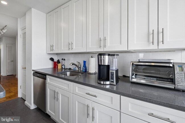 Photo - 220 Locust St Unidad 28DS
