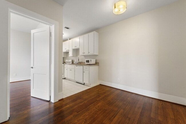 Photo - 1135 W Gray St Unit 4