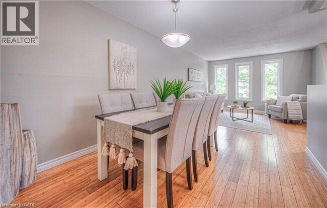 Photo - 250A NORTHLAKE Drive