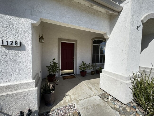 Photo - 3 bedroom + a loft in desirable Manteca!