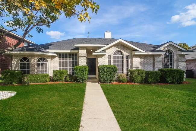 Photo - 1528 Warwick Dr Casa
