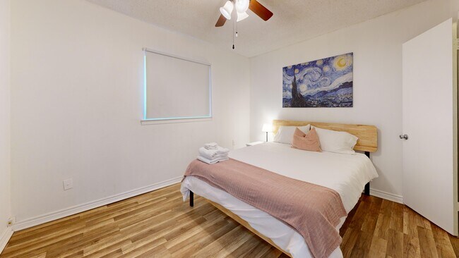 Building Photo - 12827 Independence Ave