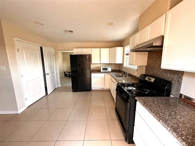 Photo - 2618 Hill Ave