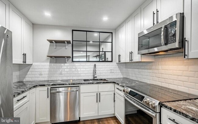 Photo - 239 Smallwood Ct