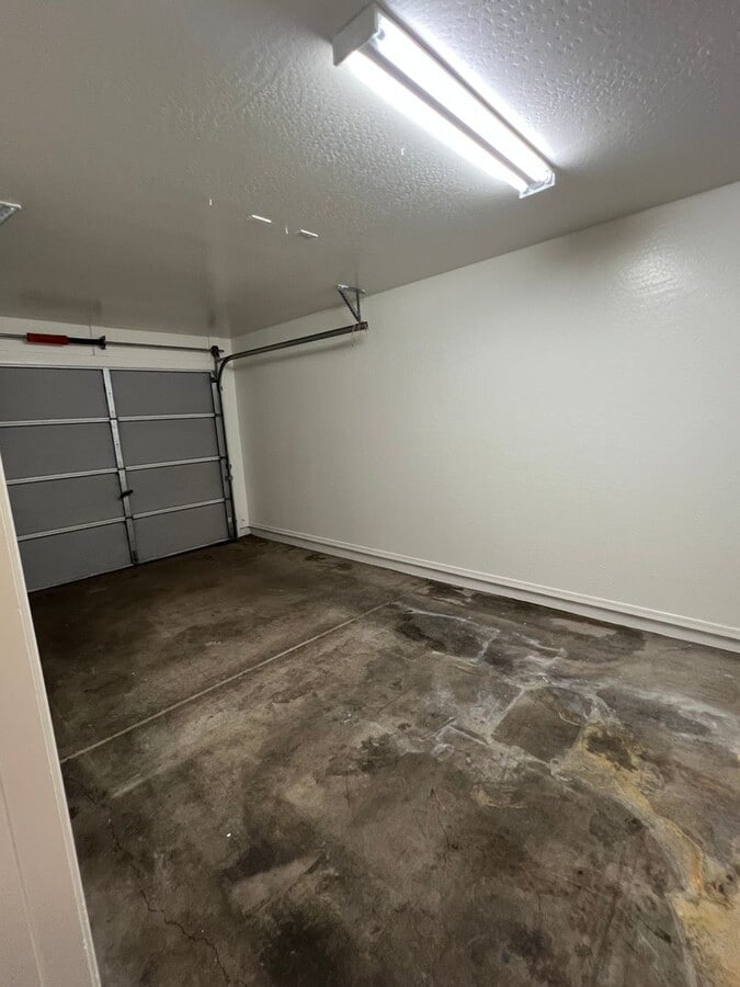 Photo - South Phoenix 3 Bed 2.5 Bath Single Garage