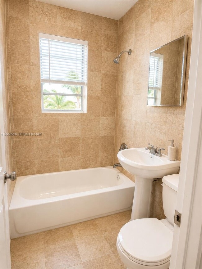 Photo - 1319 Meridian Ave Unit 208