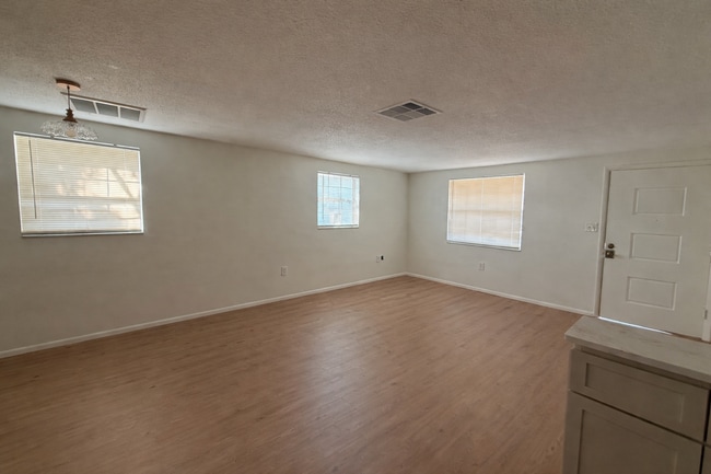 Photo - 6444 Adams St