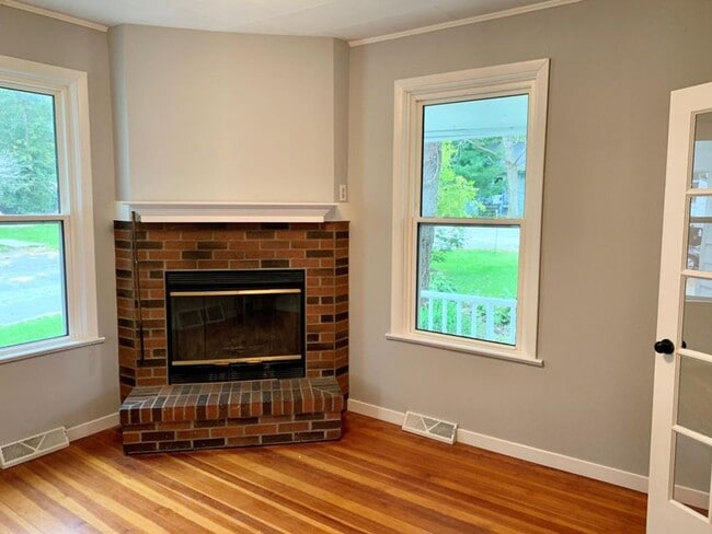 Photo - 3BR 1.5BA Twin Lakes Home