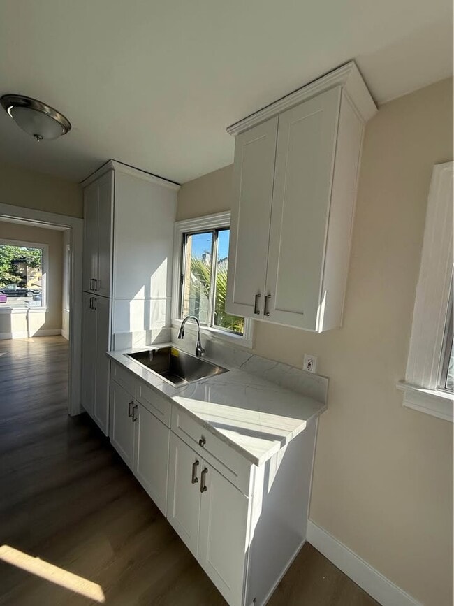 761 Newport Ave Unidad Long Beach Listing