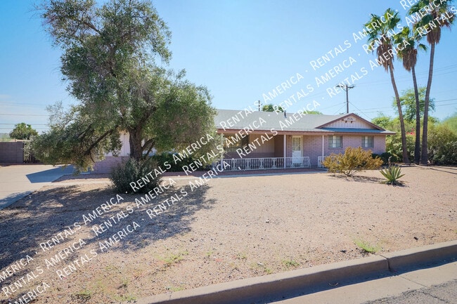 Photo - 4201 E Stanford Dr